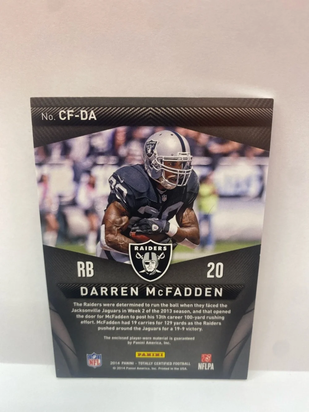 2014 Panini Totally Certified Fabrics Darren McFadden Raiders #CF-DA (087) - Picture 2 of 2
